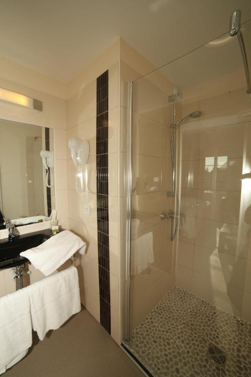 Logis Hotel Restaurant Auberge De La Xaintrie 3*
