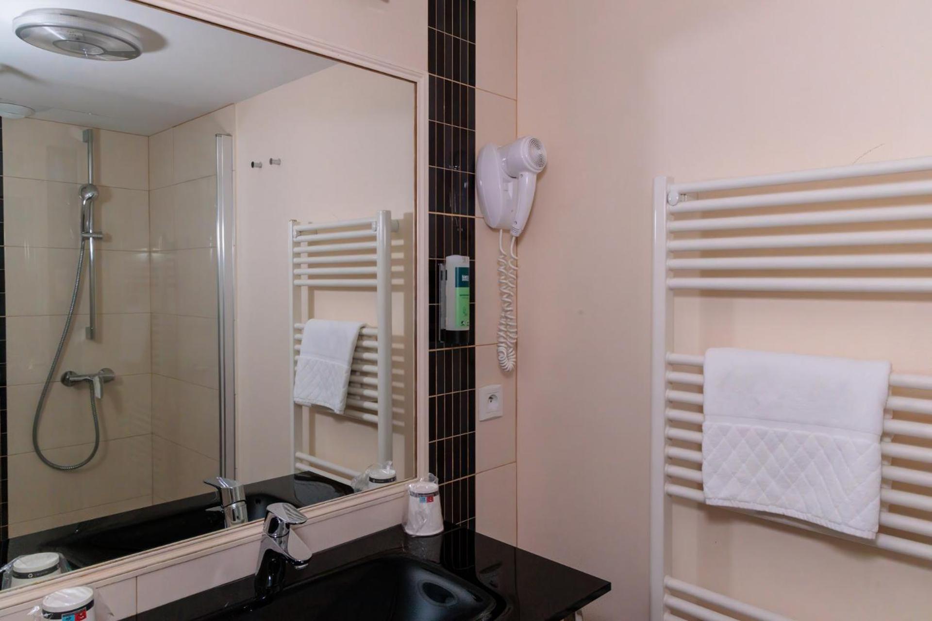 Logis Hotel Restaurant Auberge De La Xaintrie Hotel 3*