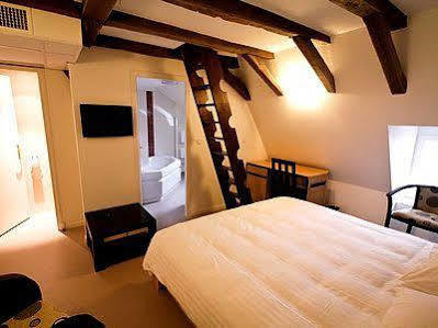 Logis Hotel Restaurant Auberge De La Xaintrie Hotel 3*